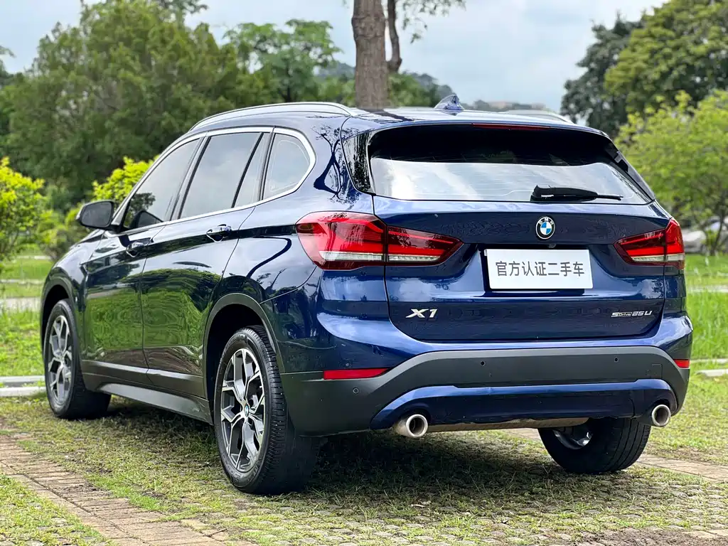 BMW X1 — фото 5