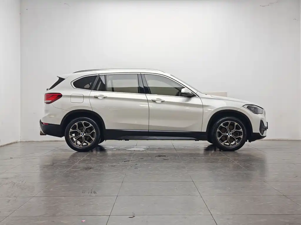 BMW X1 — фото 11