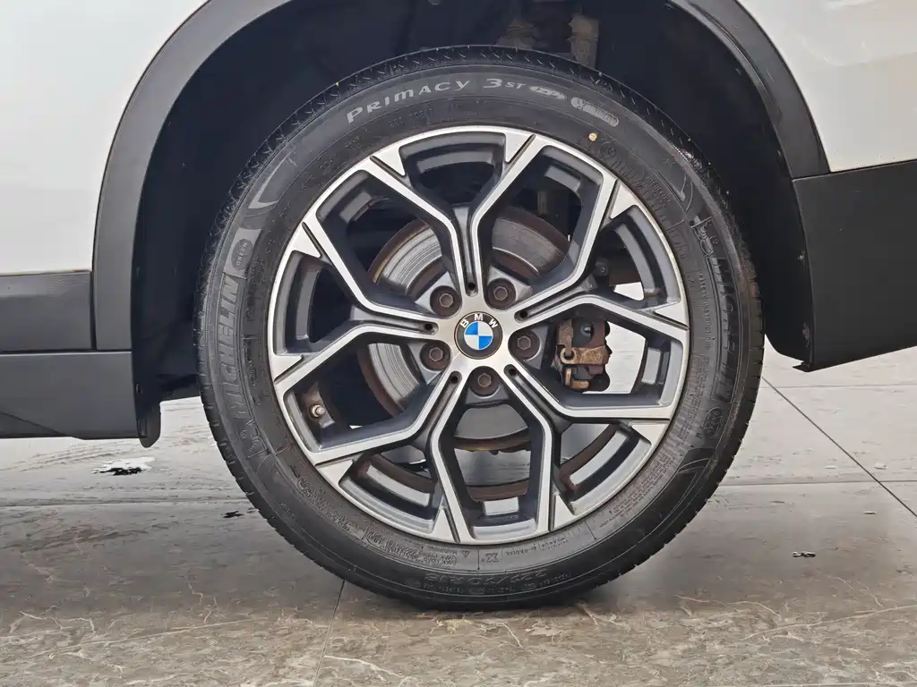 BMW X1 — фото 9