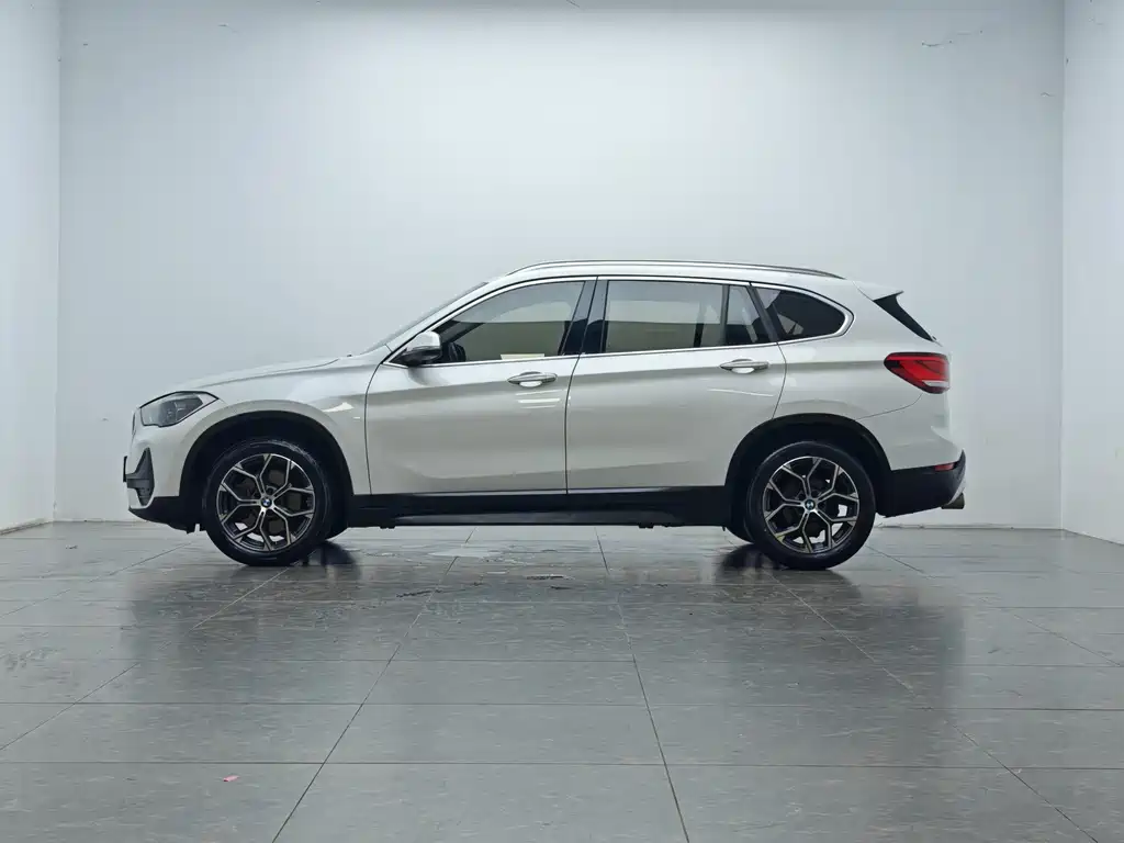 BMW X1 — фото 10