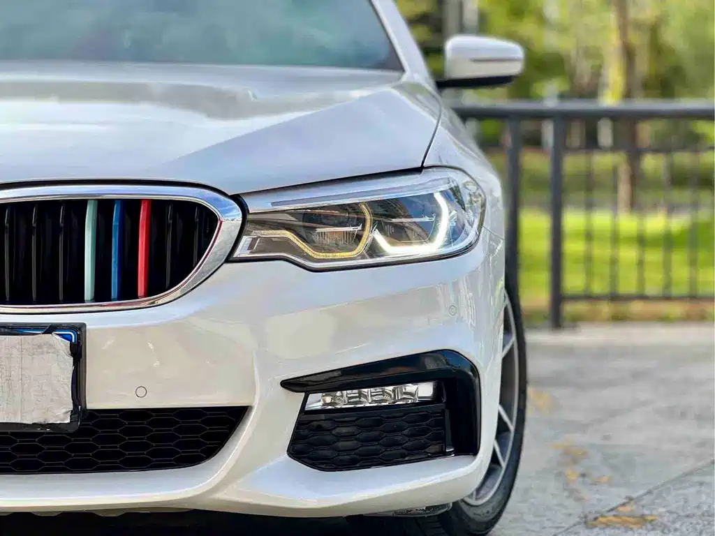 BMW 5 Series — фото 10