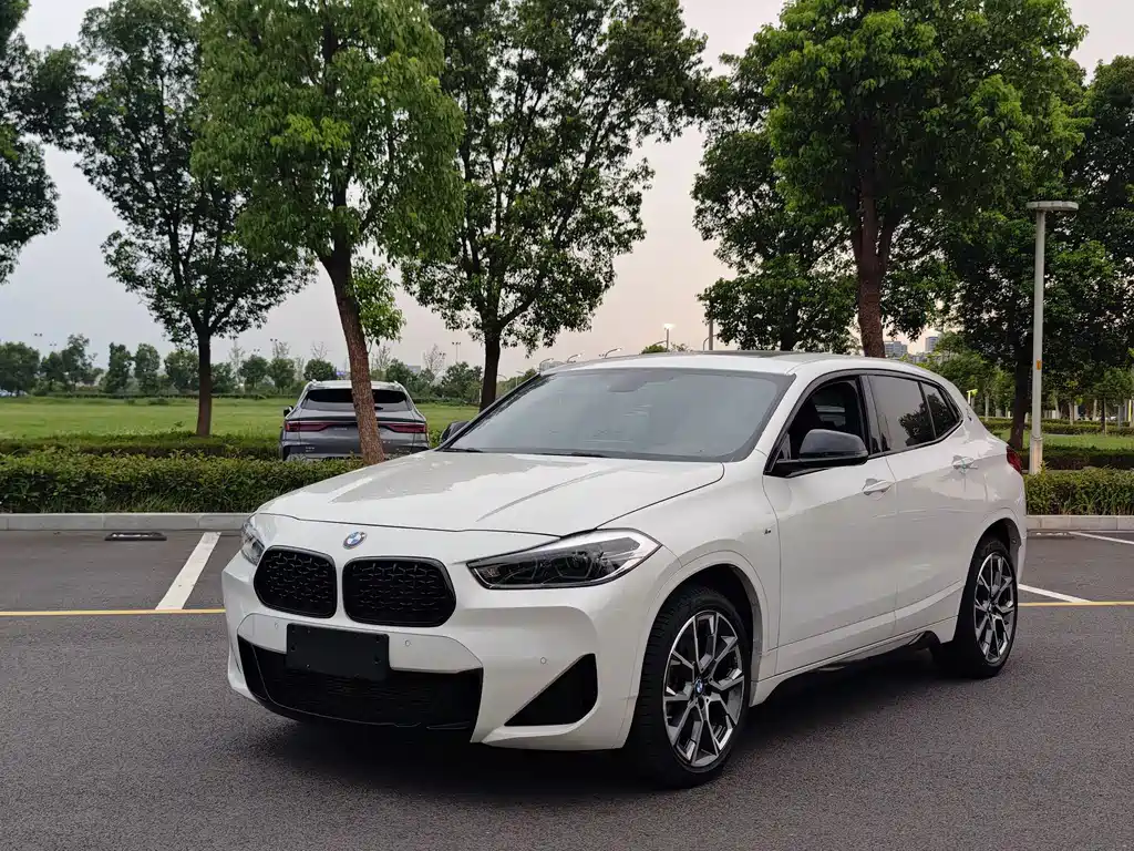 BMW X2