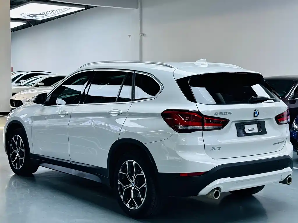 BMW X1 — фото 13