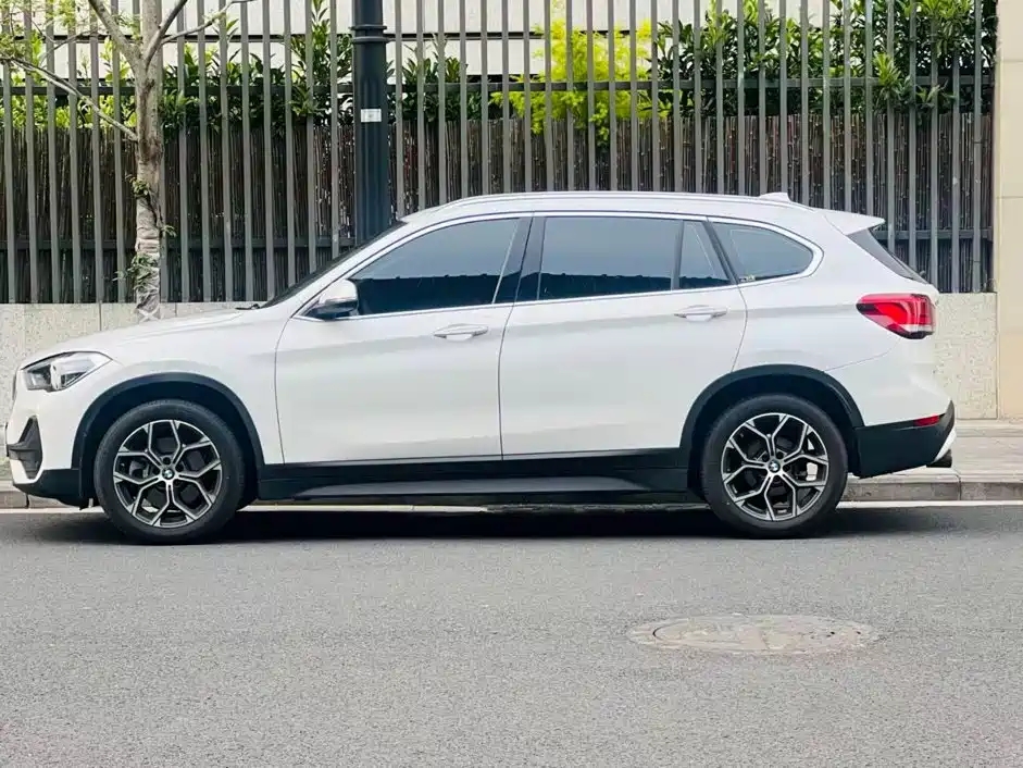 BMW X1 — фото 2