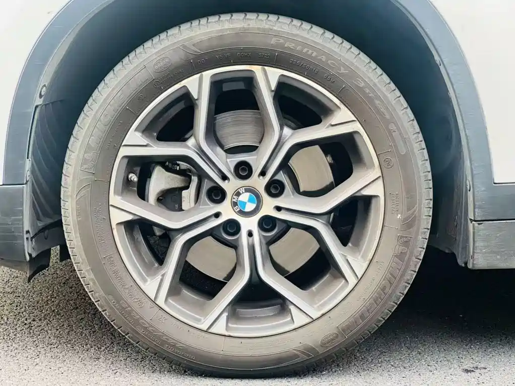 BMW X1 — фото 7