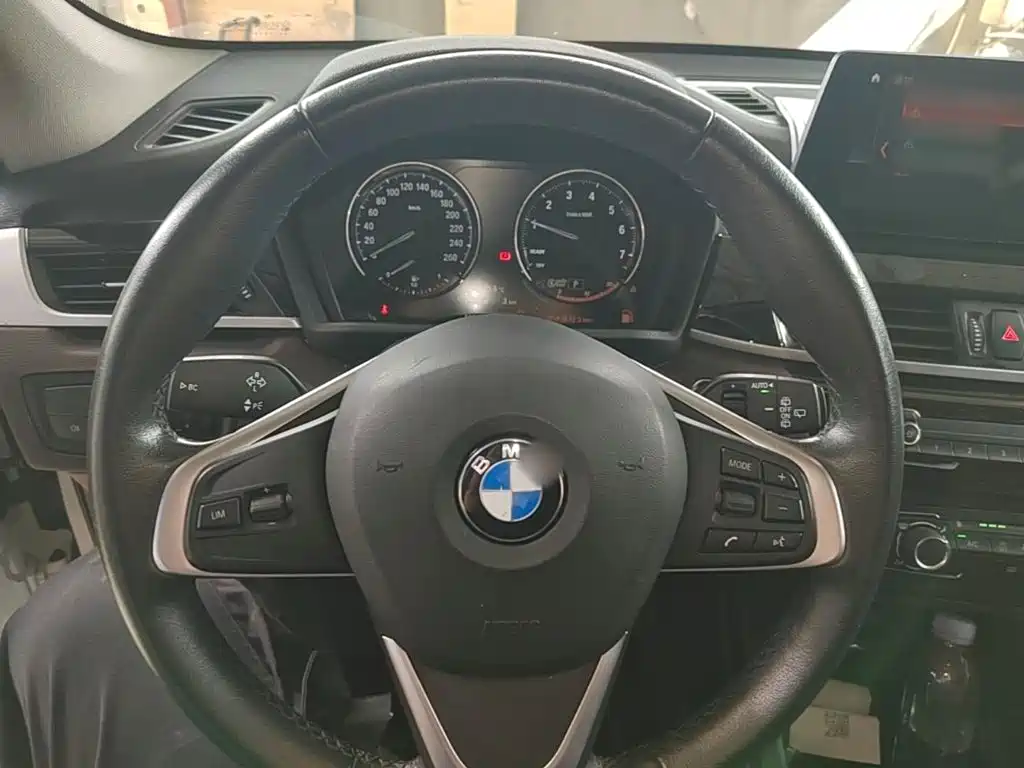 BMW X1 — фото 11