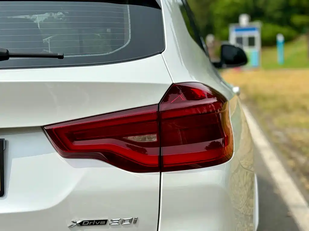 BMW X3 — фото 9