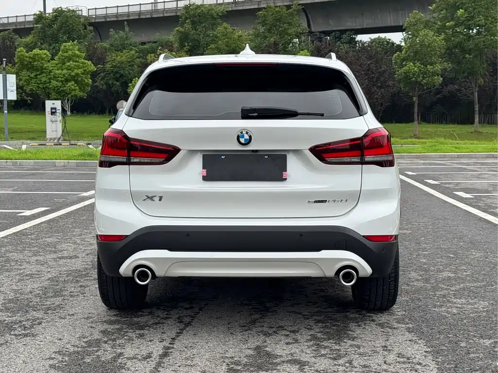 BMW X1 — фото 5