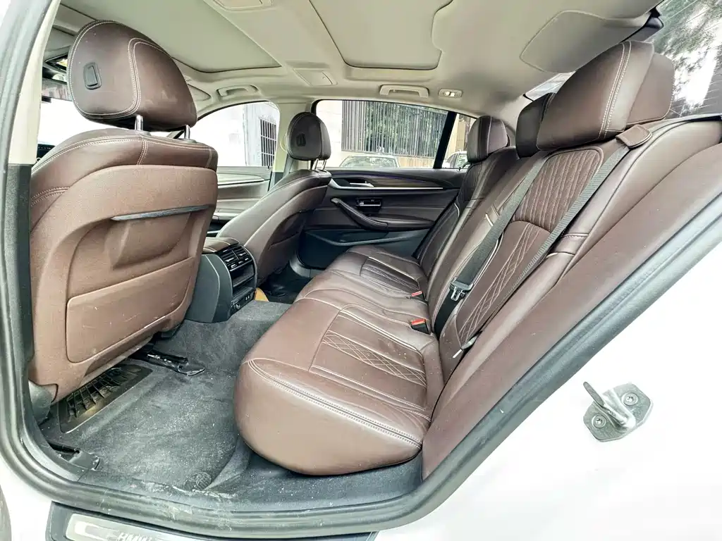 BMW 5 Series New Energy — фото 6