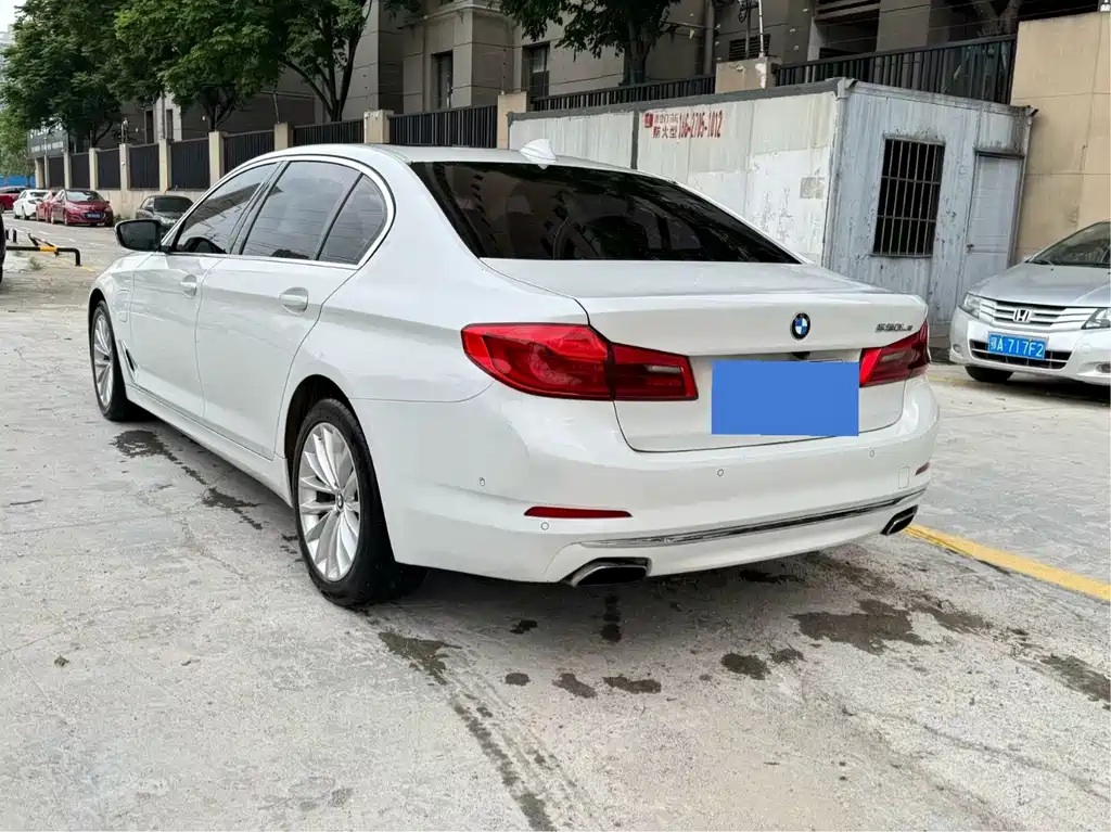 BMW 5 Series New Energy — фото 9