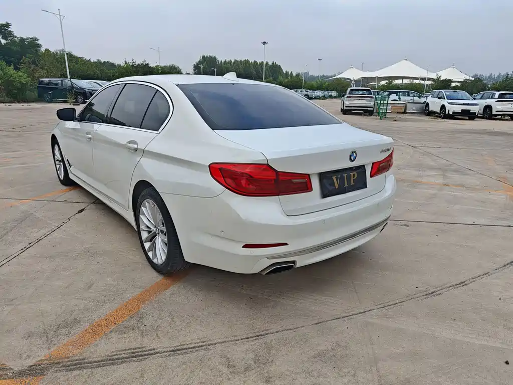 BMW 5 Series — фото 4