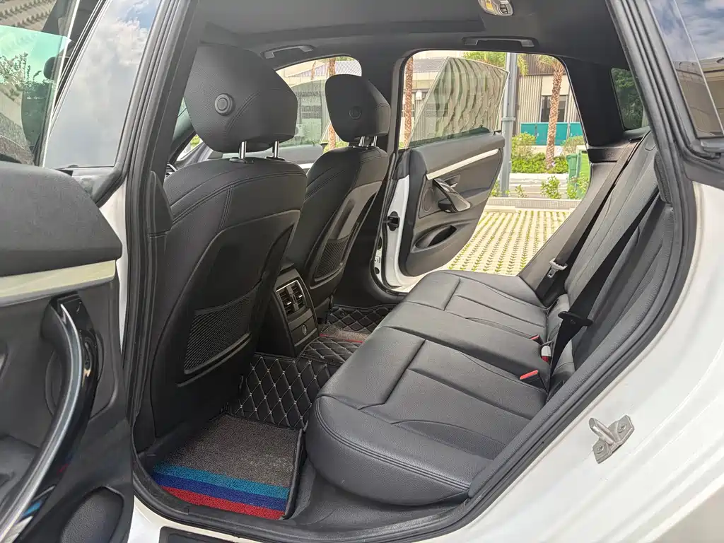 BMW 3 Series GT — фото 13