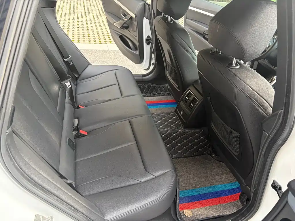 BMW 3 Series GT — фото 16