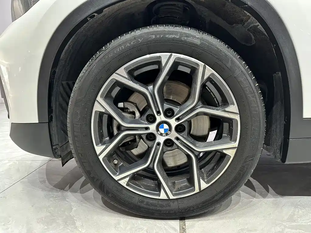 BMW X1 — фото 5