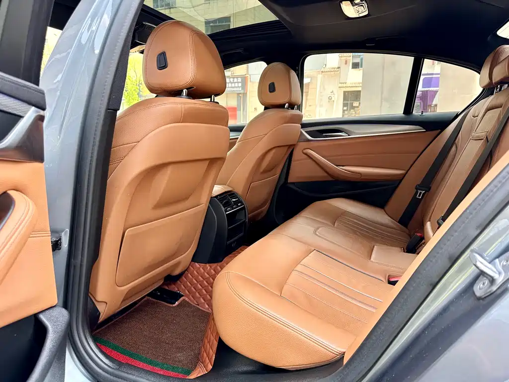 BMW 5 Series (Import) — фото 11