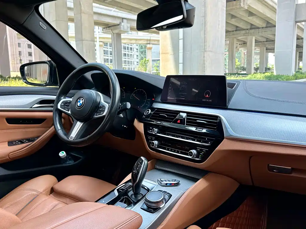 BMW 5 Series (Import) — фото 17