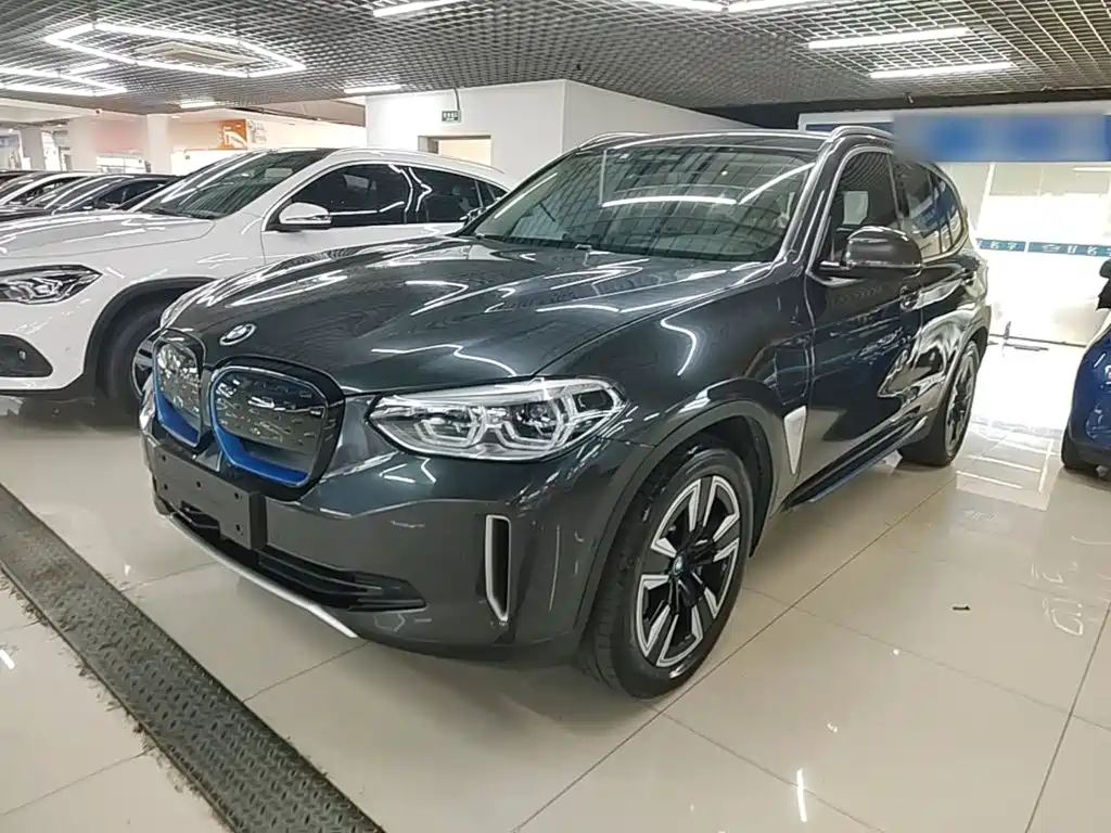 BMW iX3 — фото 2