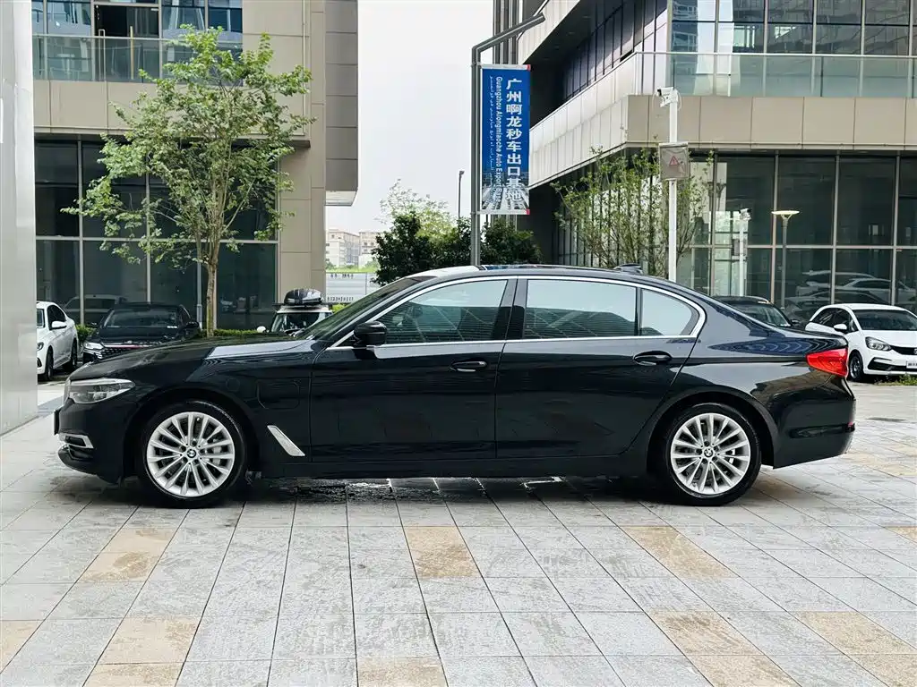 BMW 5 Series New Energy — фото 4
