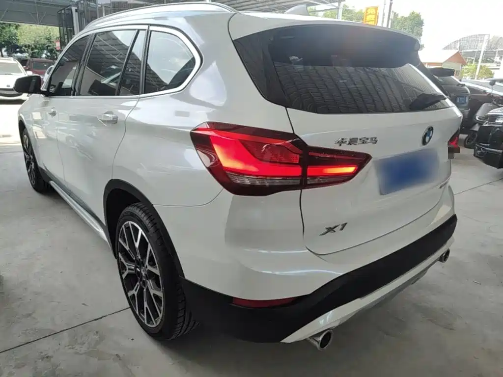 BMW X1 — фото 5