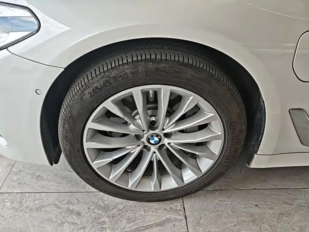 BMW 5 Series New Energy — фото 23