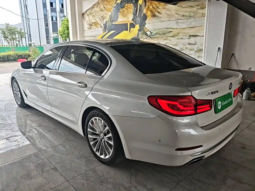 BMW 5 Series New Energy — фото 5