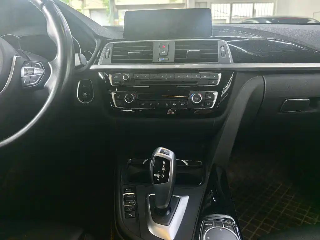 BMW 3 Series GT — фото 9