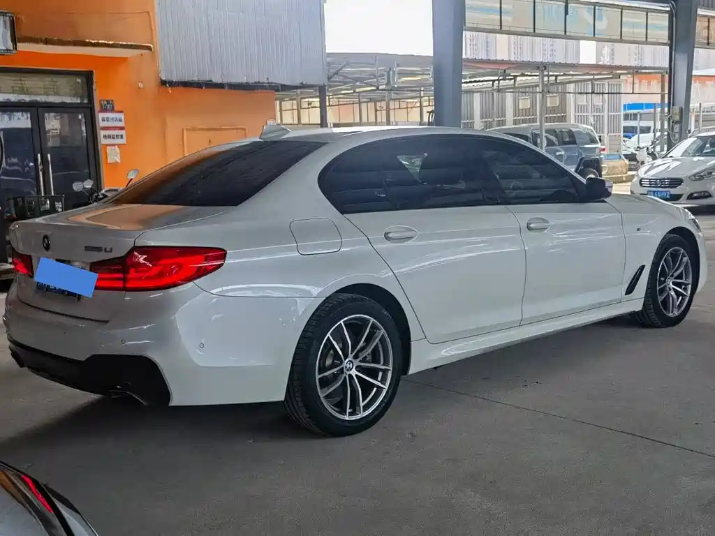 BMW 5 Series — фото 4
