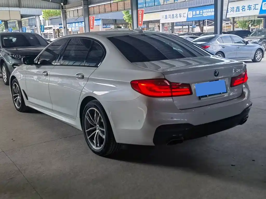 BMW 5 Series — фото 5