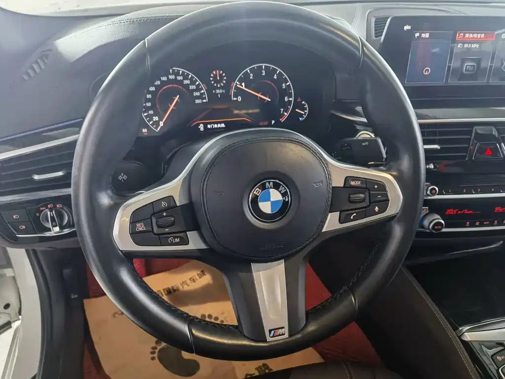 BMW 5 Series — фото 10