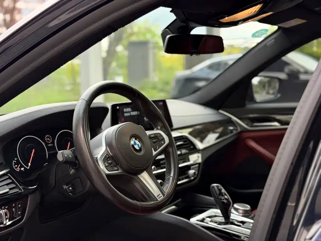 BMW 5 Series — фото 4