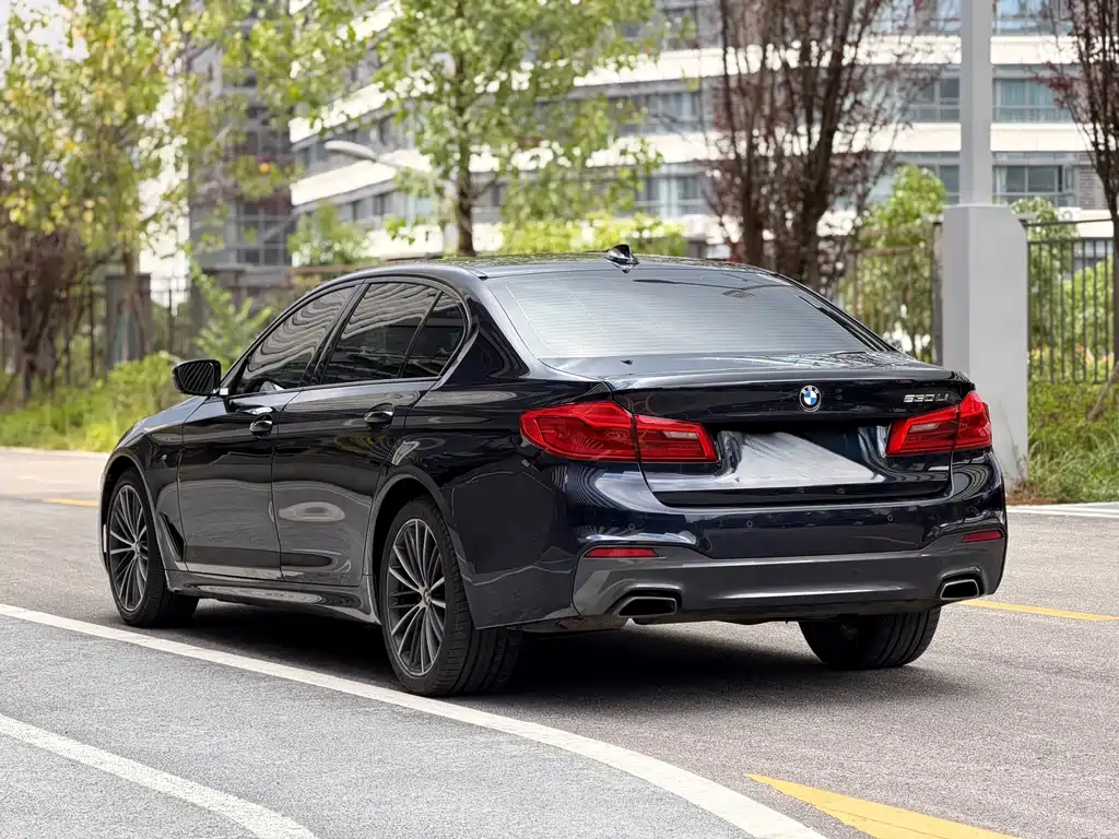 BMW 5 Series — фото 7
