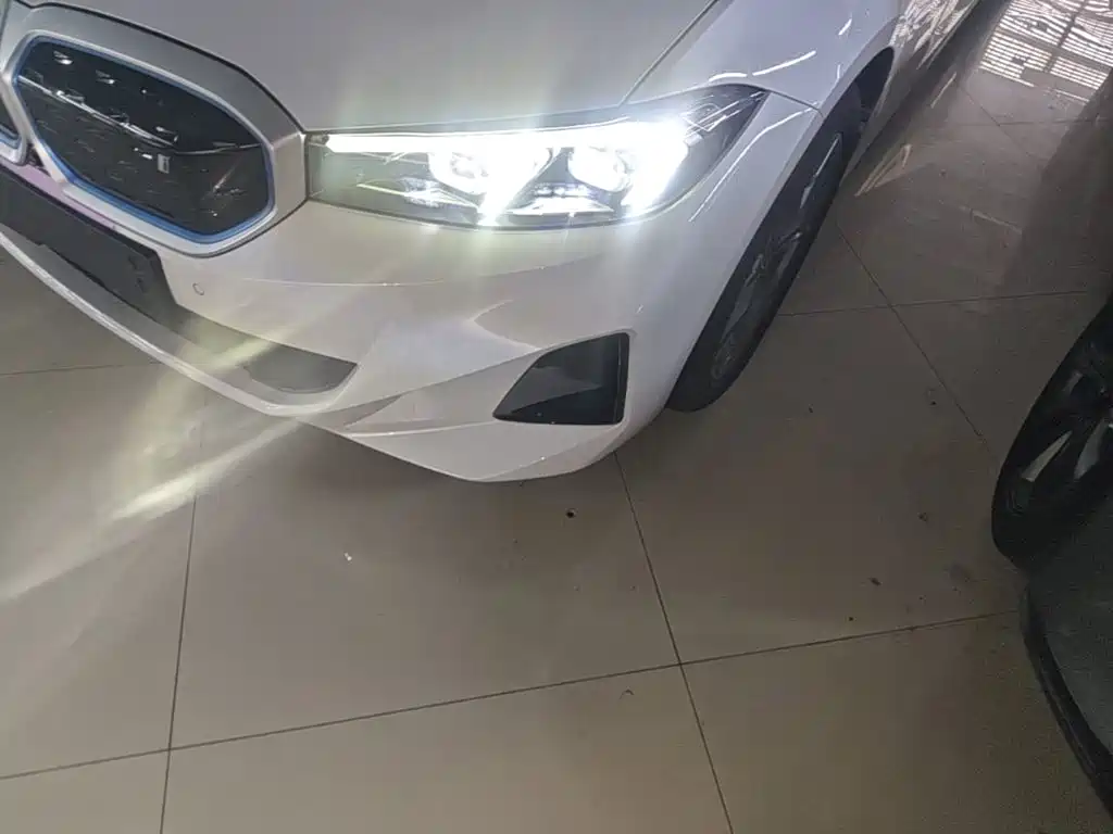 BMW i3 — фото 24
