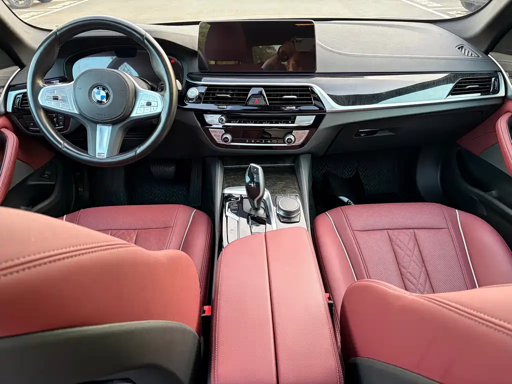 BMW 5 Series — фото 9