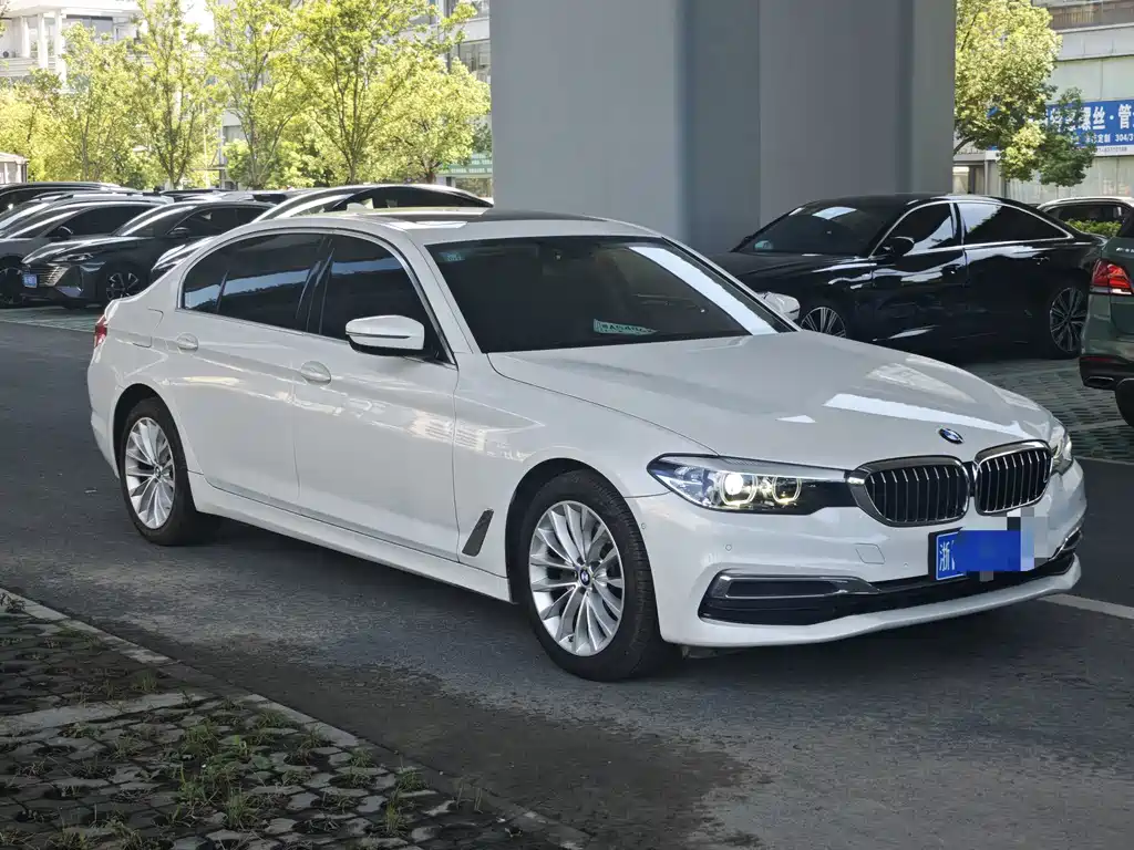 BMW 5 Series — фото 3