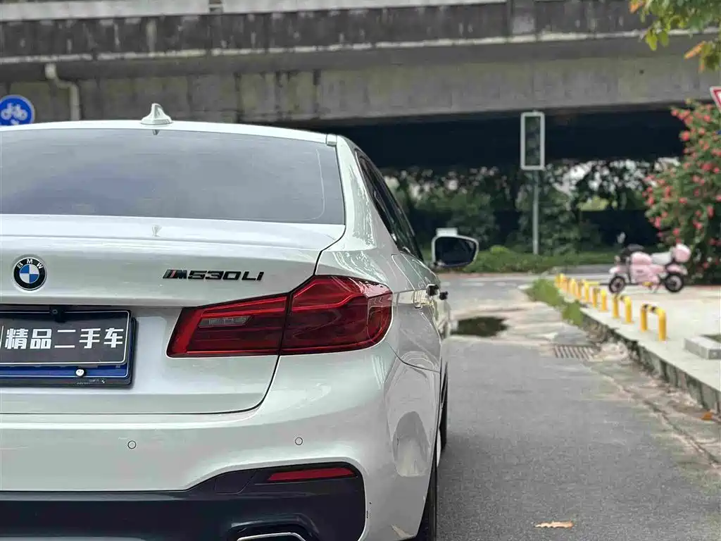 BMW 5 Series — фото 11