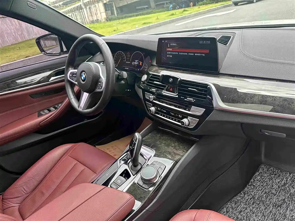 BMW 5 Series — фото 21