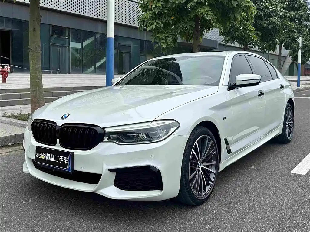 BMW 5 Series — фото 1