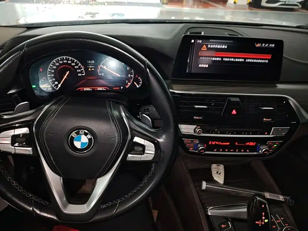 BMW 5 Series — фото 10