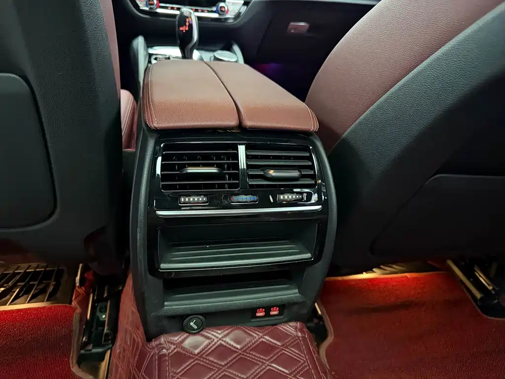 BMW 5 Series — фото 10