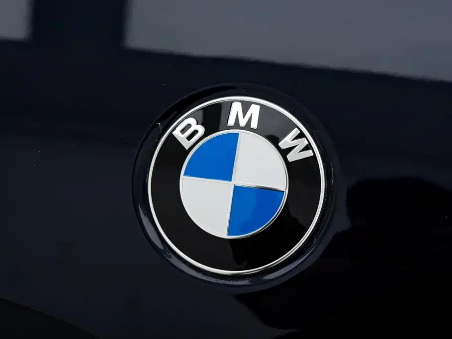 BMW 5 Series — фото 20