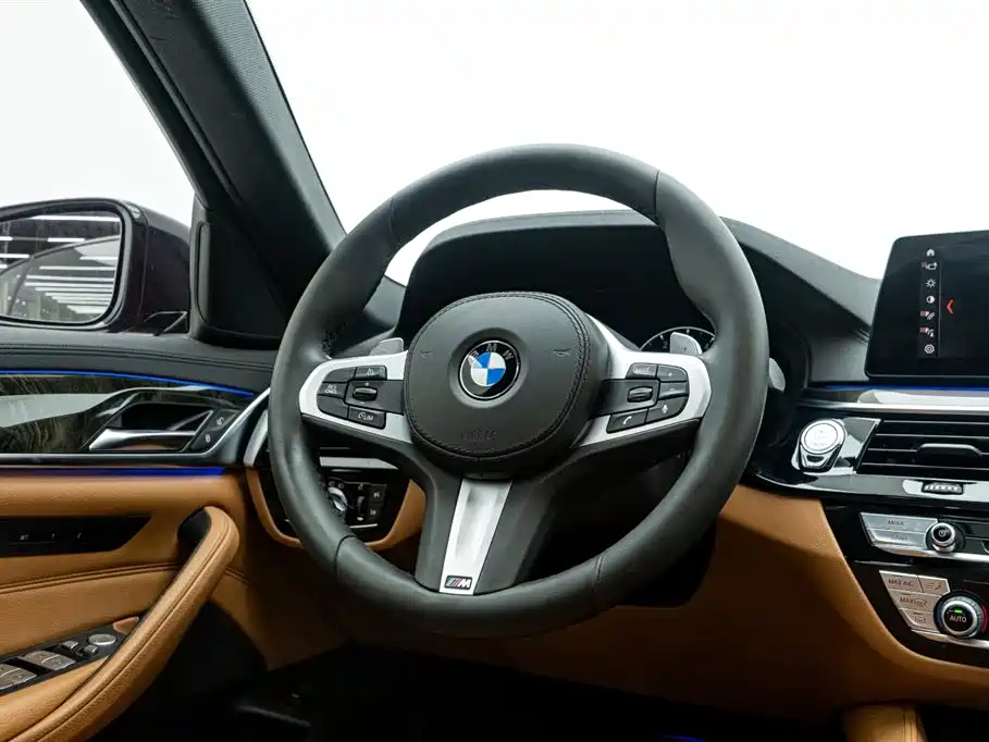 BMW 5 Series — фото 10