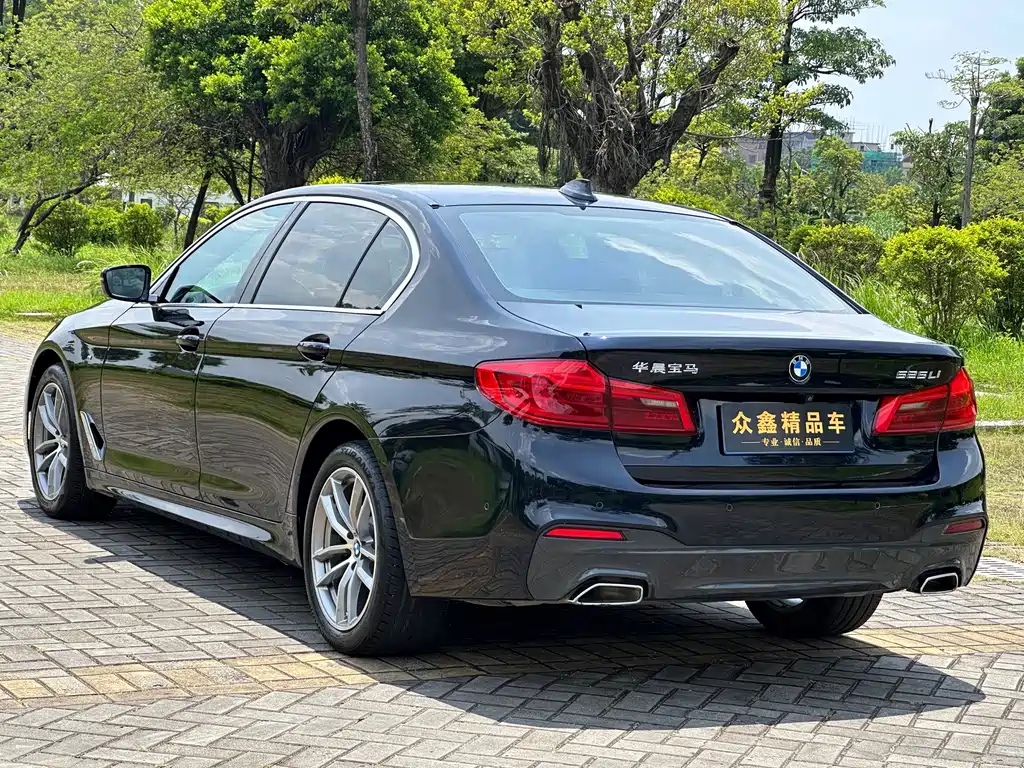 BMW 5 Series — фото 11
