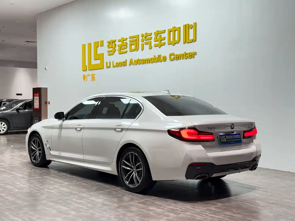 BMW 5 Series New Energy — фото 5