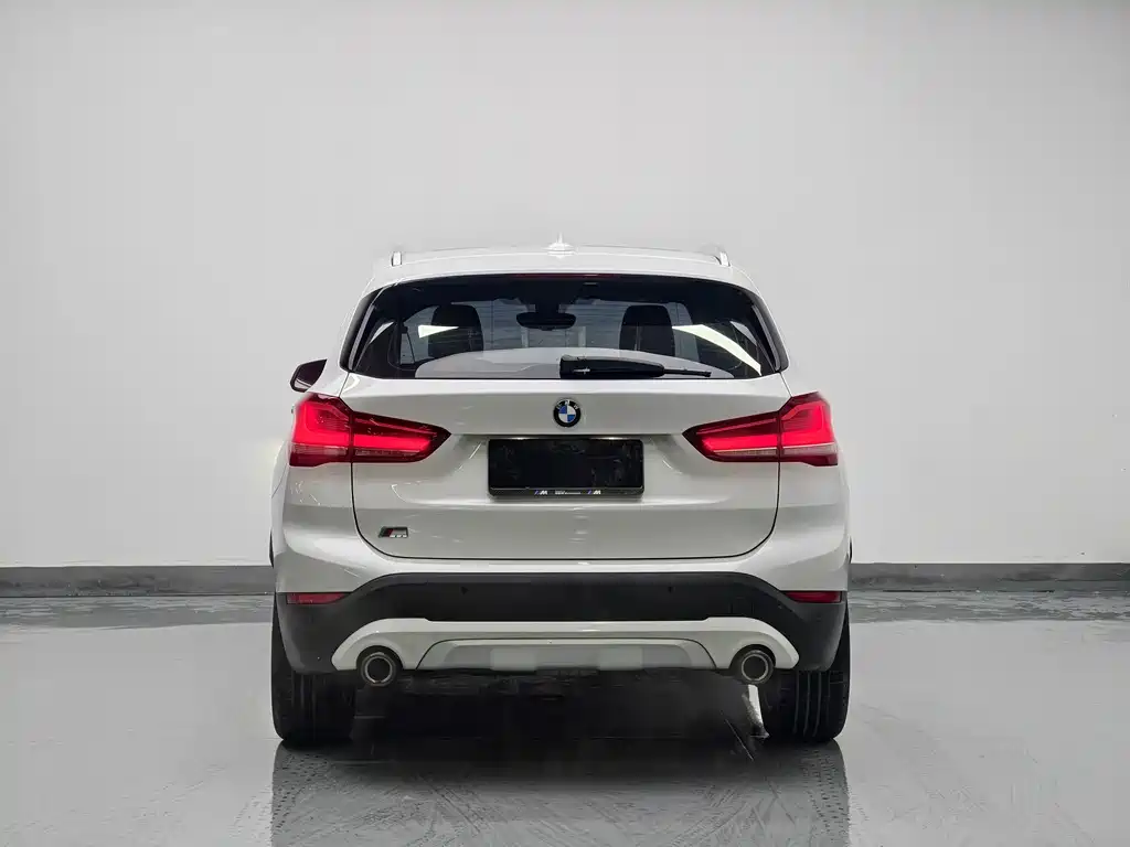 BMW X1 — фото 5