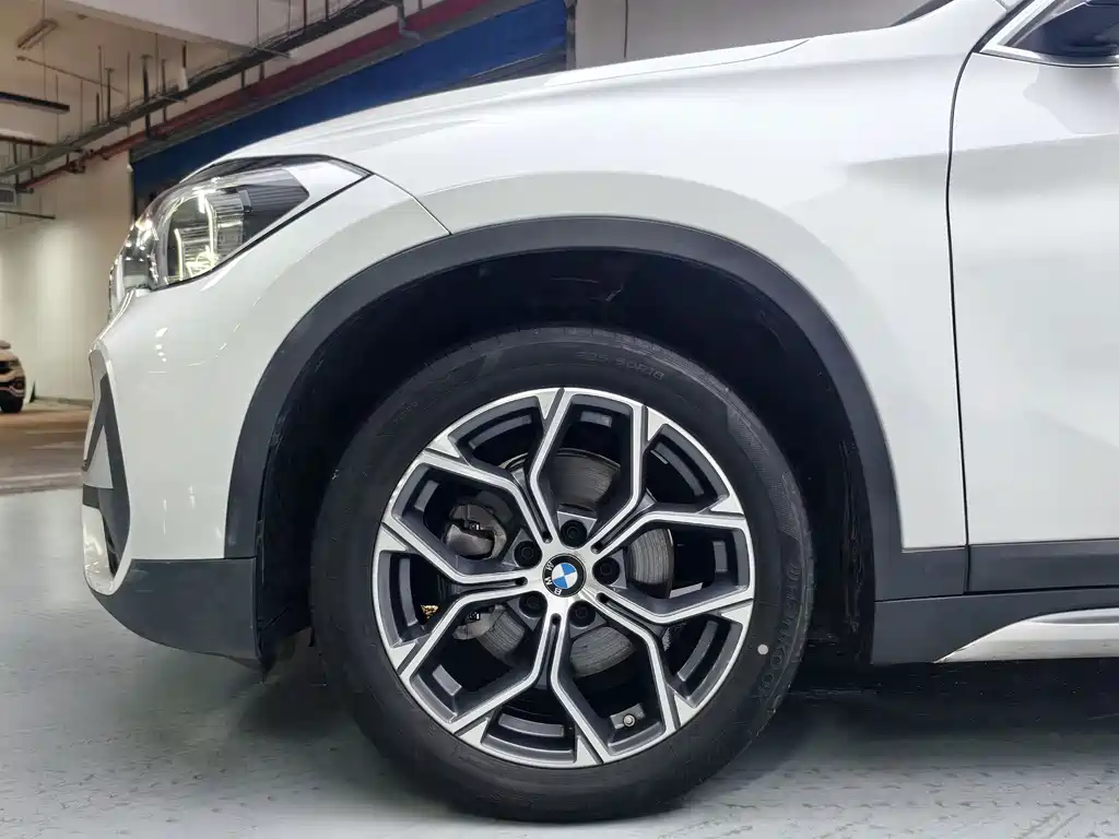 BMW X1 — фото 9