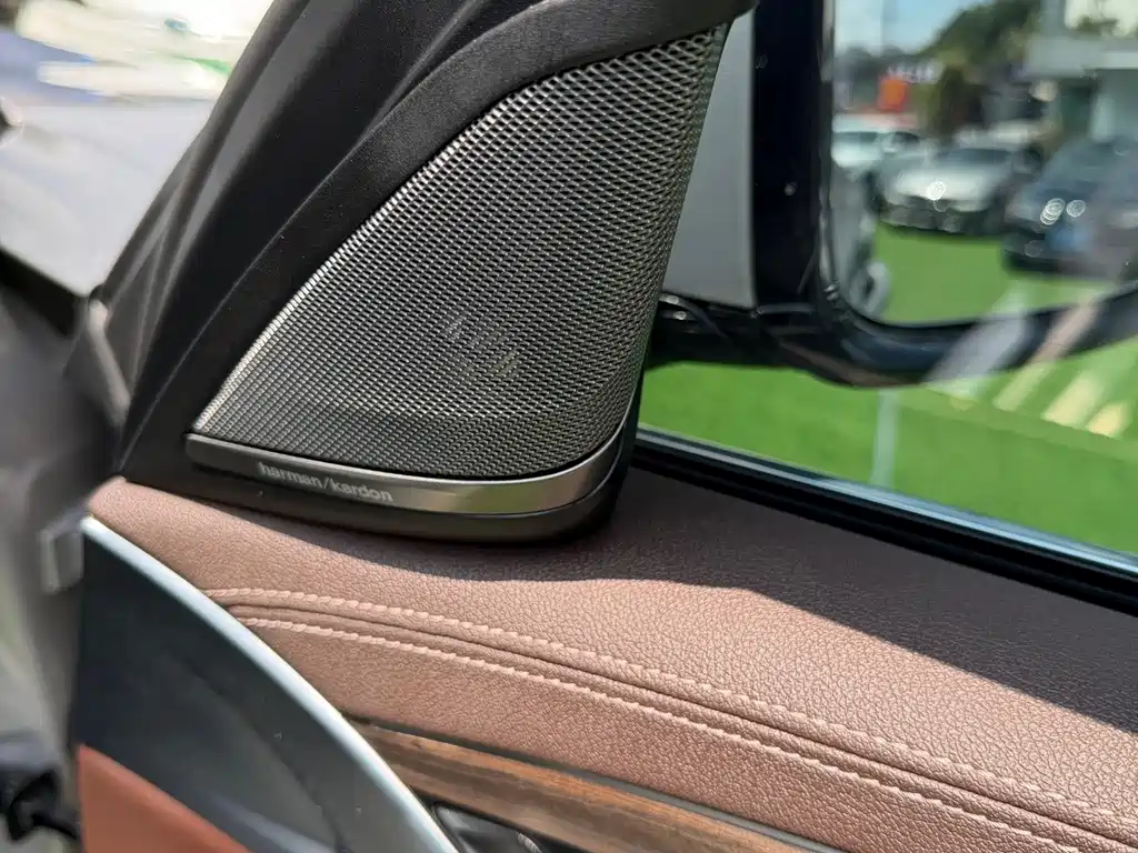 BMW 5 Series — фото 17