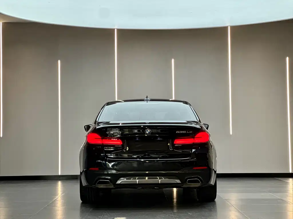 BMW 5 Series New Energy — фото 9