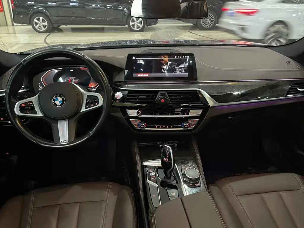 BMW 5 Series — фото 5