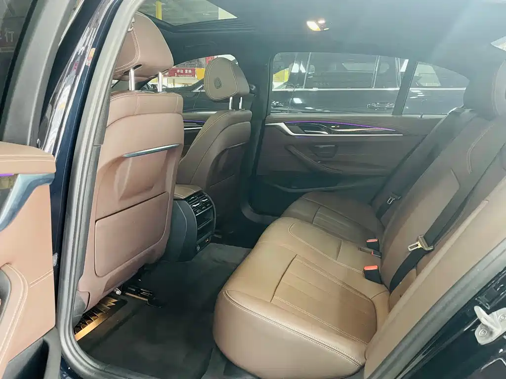 BMW 5 Series — фото 10