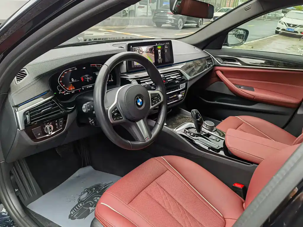 BMW 5 Series — фото 4